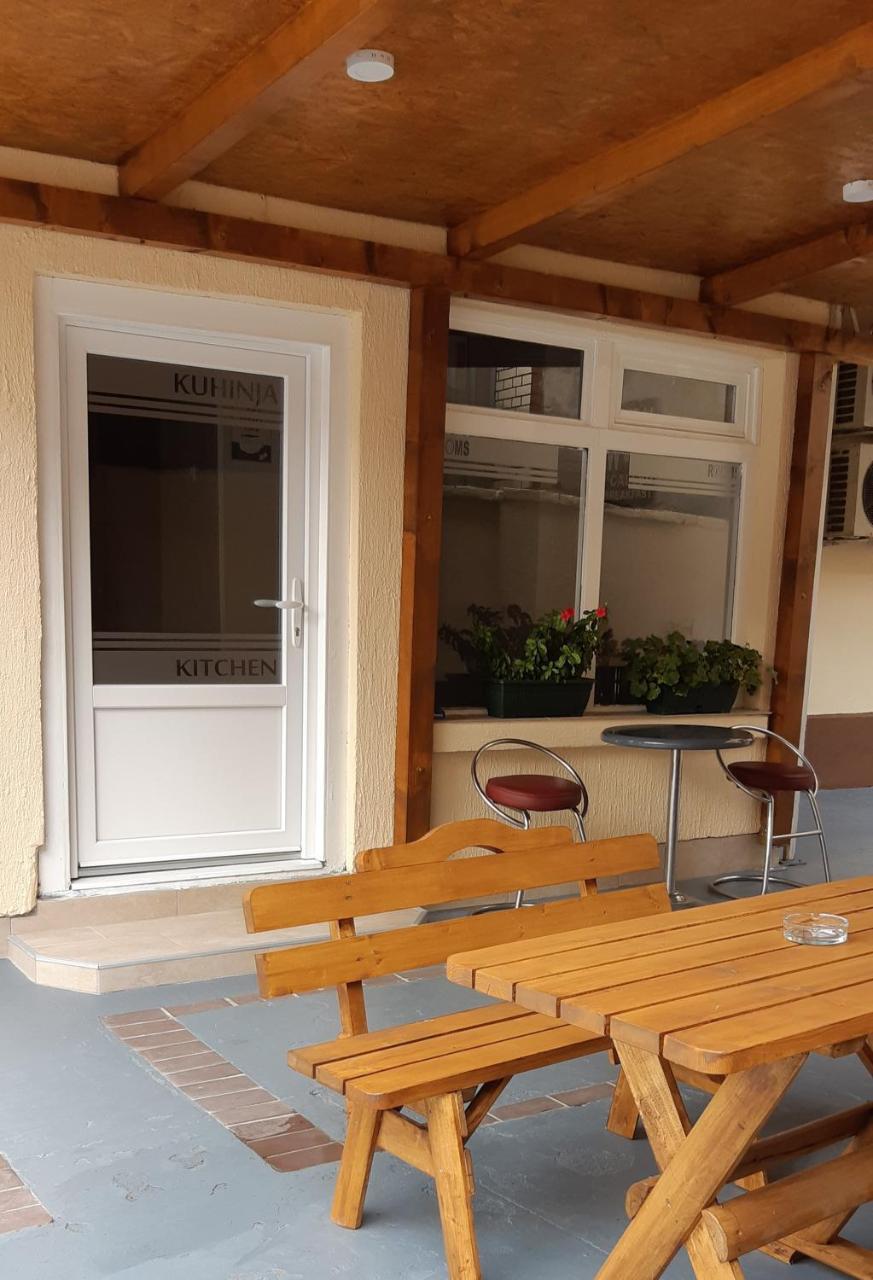 Centar Lux 2 Hostel Becicherecul Mare Exterior foto